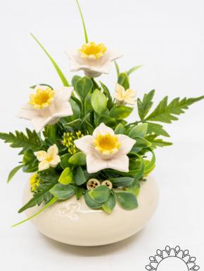 Medium Centerpiece with Daffodils 